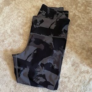 Under Armour Black and Gray Patterned Leggings